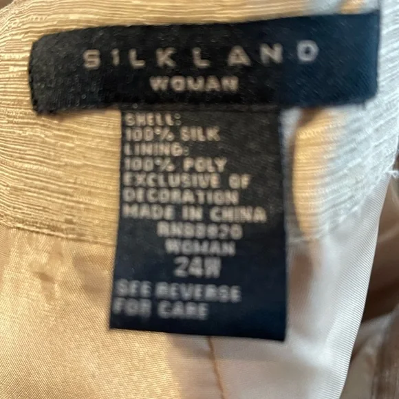 Silk light tan pants with beaded flowers - Picture 2 of 9